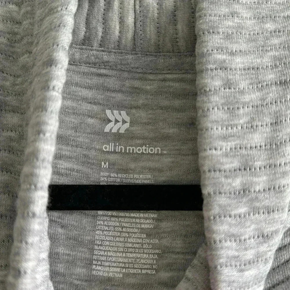 Women’s All In Motion Quilted Pullover Sweatshirt size M - Picture 4 of 5